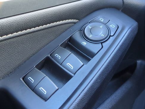 Used 2024 Chevrolet Traverse LT image 27