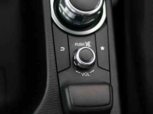 Used 2018 Toyota Yaris iA FWD image 27