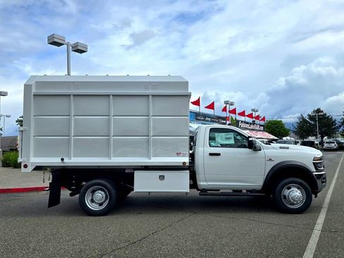 New 2026 RAM 5500 Tradesman w/ Chrome Appearance Group AWD/4WD image 8