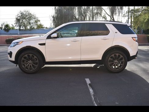 Used 2016 Land Rover Discovery Sport SE AWD/4WD image 4