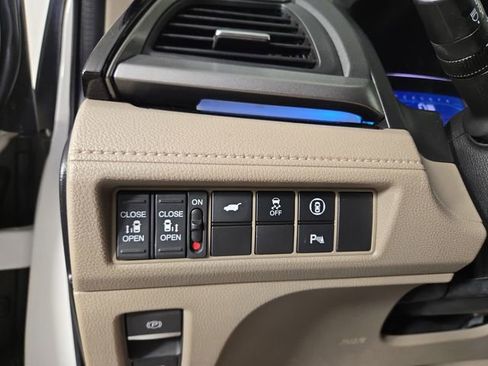 Used 2023 Honda Odyssey Touring image 28