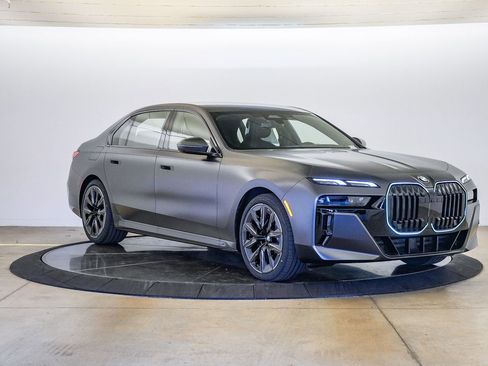 New 2026 BMW 740i RWD image 6