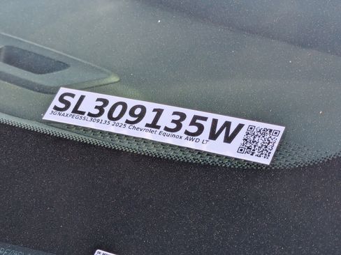 Certified 2025 Chevrolet Equinox LT image 32