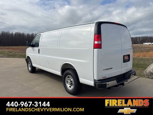 New 2026 Chevrolet Express 3500 image 7