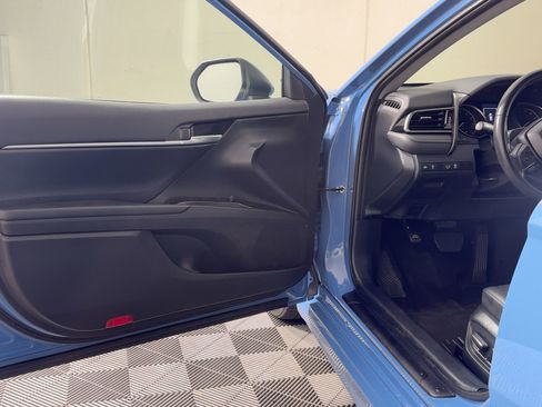 Used 2024 Toyota Camry SE image 29