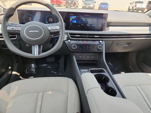 Used 2025 Hyundai Sonata SEL FWD image 9