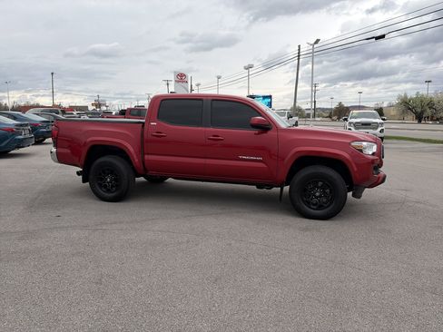 Certified 2021 Toyota Tacoma SR5 image 4