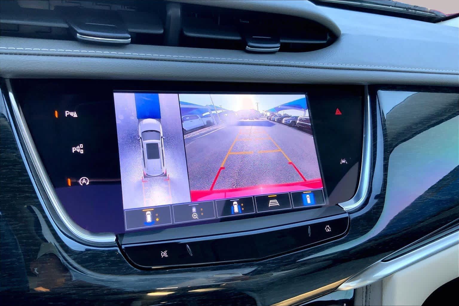 Used 2023 Cadillac XT6 Premium Luxury w/ Technology Package FWD image 26