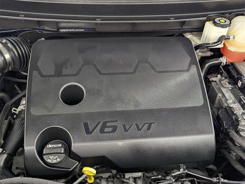 Used 2022 Chevrolet Traverse LS image 10