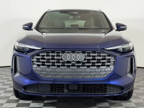 Certified 2025 Audi Q5 Premium AWD/4WD image 6