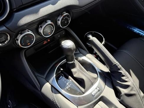 Used 2025 MAZDA MX-5 Miata Grand Touring w/ Appearance Package RWD image 12