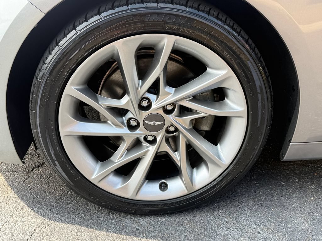 Used 2022 Genesis G70 2.0T RWD image 38
