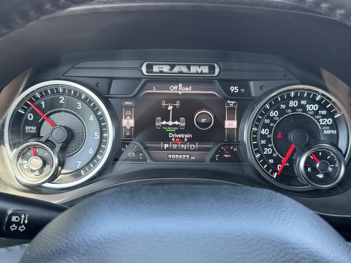 Used 2021 RAM 1500 Laramie AWD/4WD image 33