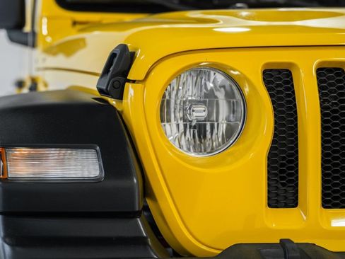 Used 2018 Jeep Wrangler Unlimited Sport image 11