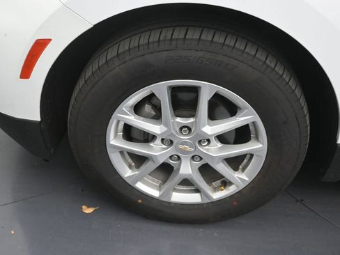 Used 2024 Chevrolet Equinox LS FWD image 9