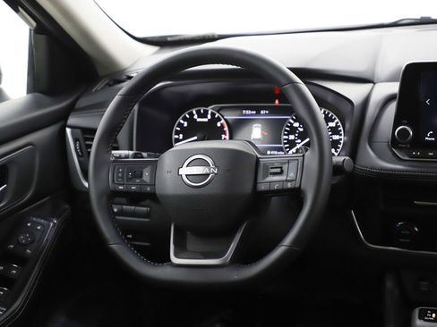 Used 2025 Nissan Rogue SV AWD/4WD image 15
