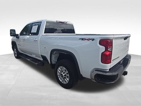 Used 2025 Chevrolet Silverado 2500 LT w/ Convenience Package AWD/4WD image 3
