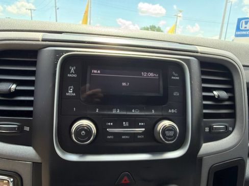 Used 2017 RAM 1500 Express AWD/4WD image 25