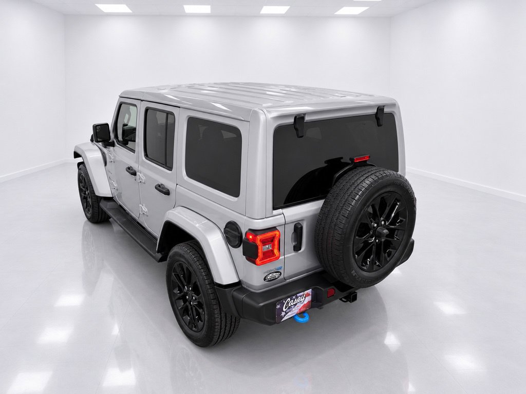 Used 2024 Jeep Wrangler Unlimited Sahara w/ Technology Group AWD/4WD image 4