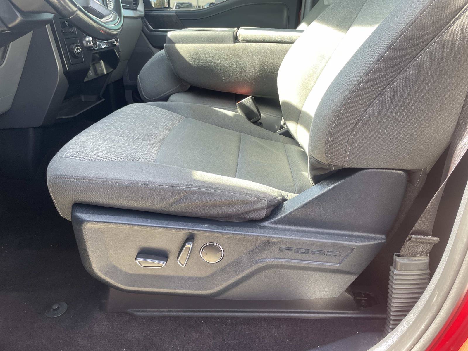Used 2021 Ford F150 XLT w/ Equipment Group 302A High RWD image 16