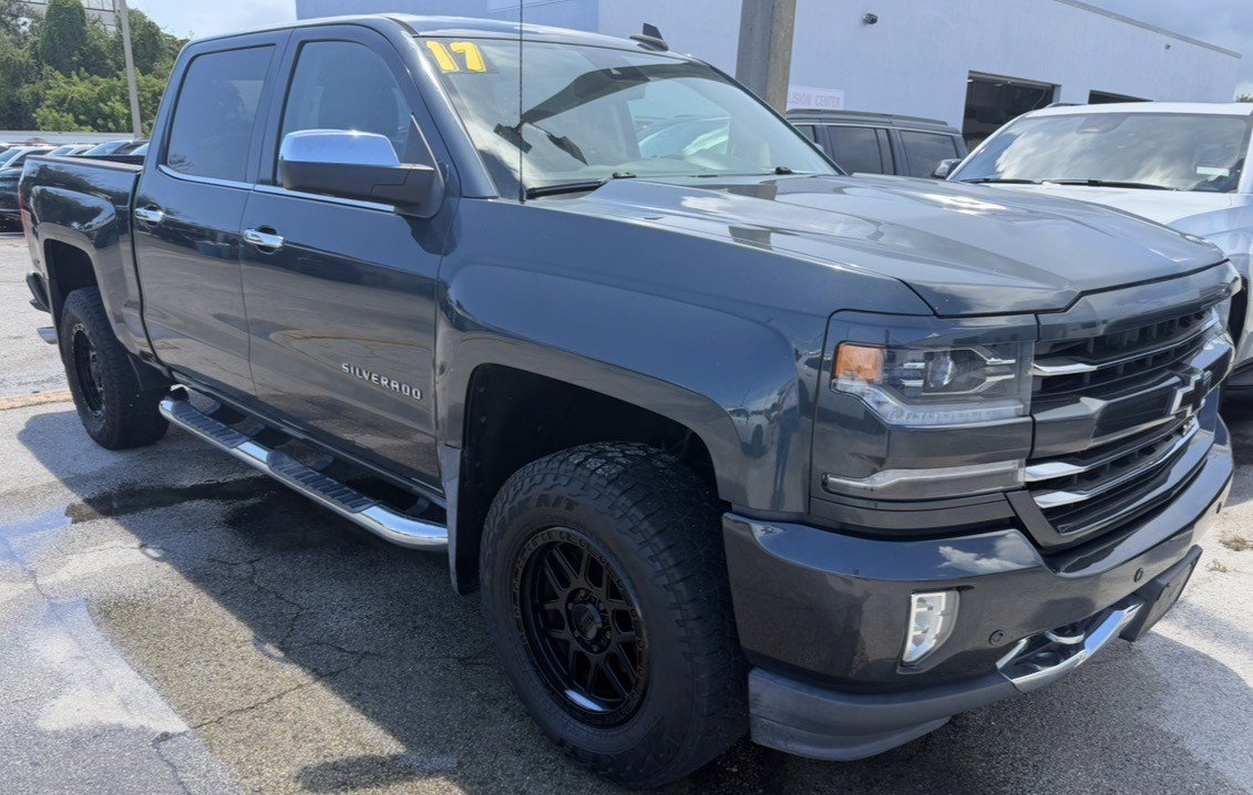 Used 2017 Chevrolet Silverado 1500 LTZ Z71 w/ LTZ Plus Package AWD/4WD image 2