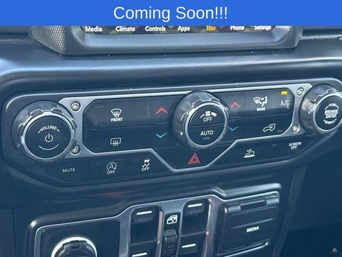 Used 2022 Jeep Gladiator Sport AWD/4WD image 21