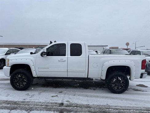 Used 2010 Chevrolet Silverado 1500 LTZ w/ Convenience Package AWD/4WD image 3
