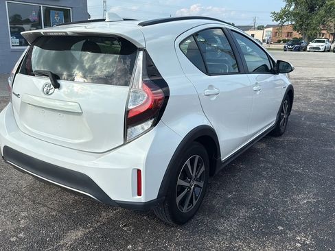 Used 2018 Toyota Prius C One image 5