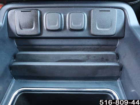 Used 2019 GMC Sierra 2500 Denali w/ Duramax Plus Package AWD/4WD image 27