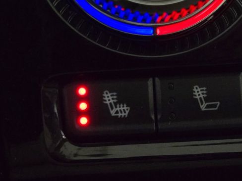 Used 2021 GMC Yukon Denali w/ Denali Premium Package image 12