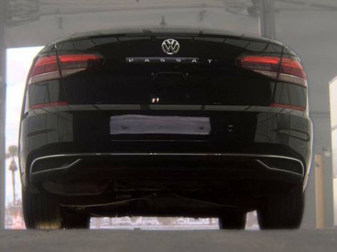 Used 2022 Volkswagen Passat 2.0T SE FWD image 5