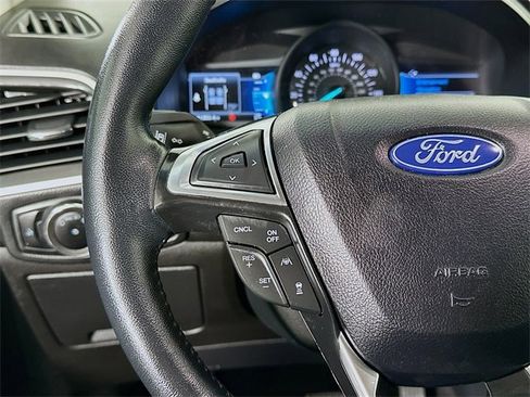 Used 2024 Ford Edge SEL image 8