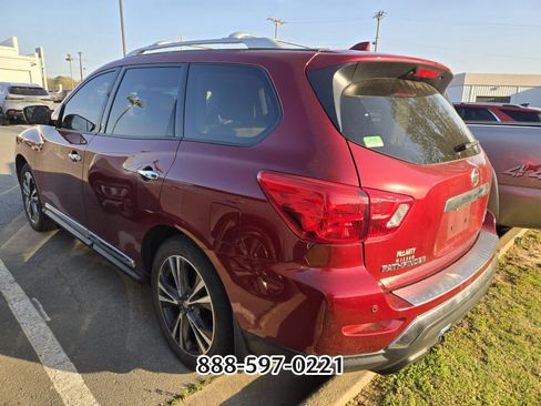 Used 2020 Nissan Pathfinder Platinum image 4