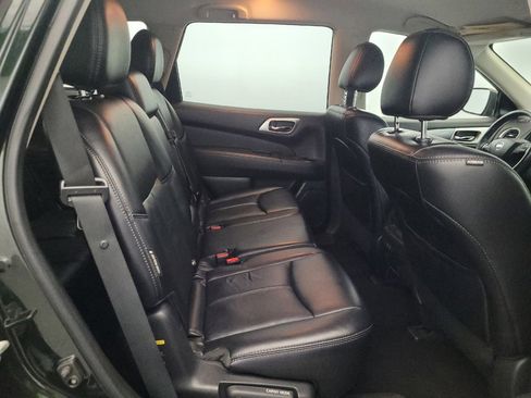 Used 2019 Nissan Pathfinder SL AWD/4WD image 19