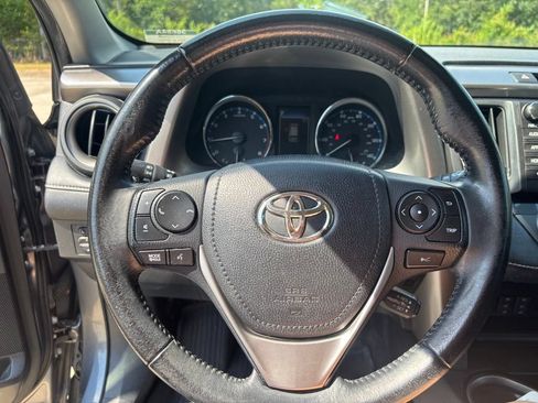 Used 2017 Toyota RAV4 Limited FWD image 30