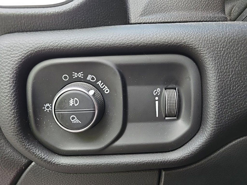 Used 2024 RAM 2500 Big Horn w/ Night Edition AWD/4WD image 29
