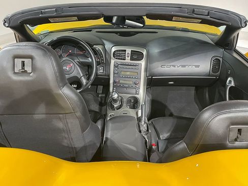 Used 2005 Chevrolet Corvette Convertible w/ Preferred Equipment Group RWD image 41