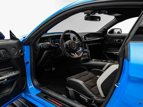 Used 2022 Ford Mustang Shelby GT500 w/ Carbon Fiber Track Pack RWD image 44
