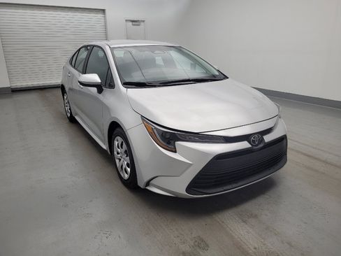 Used 2025 Toyota Corolla LE FWD image 13