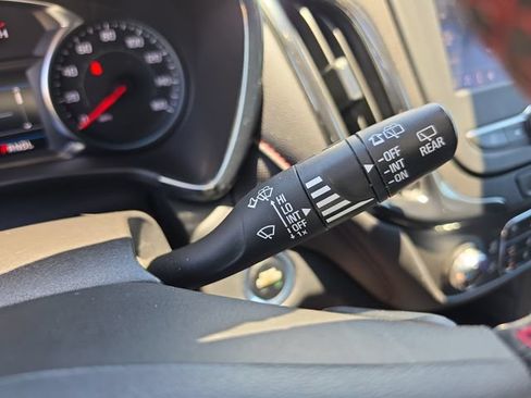 Used 2024 Chevrolet Equinox RS FWD image 23