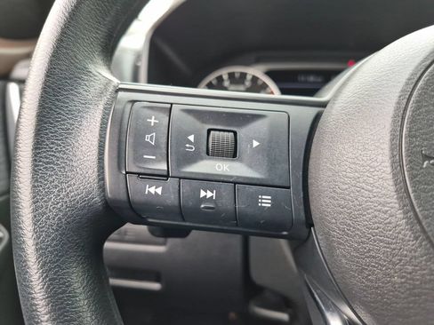 Used 2023 Nissan Rogue S AWD/4WD image 11