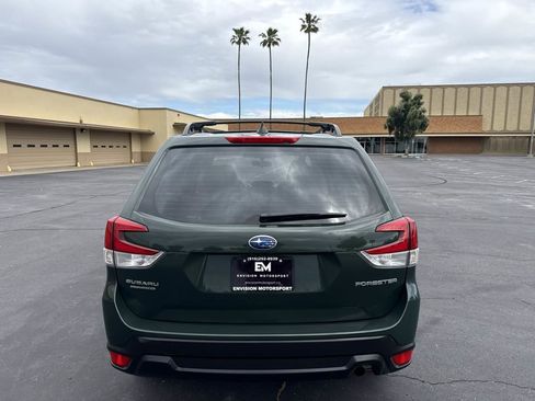 Used 2023 Subaru Forester Premium AWD/4WD image 6