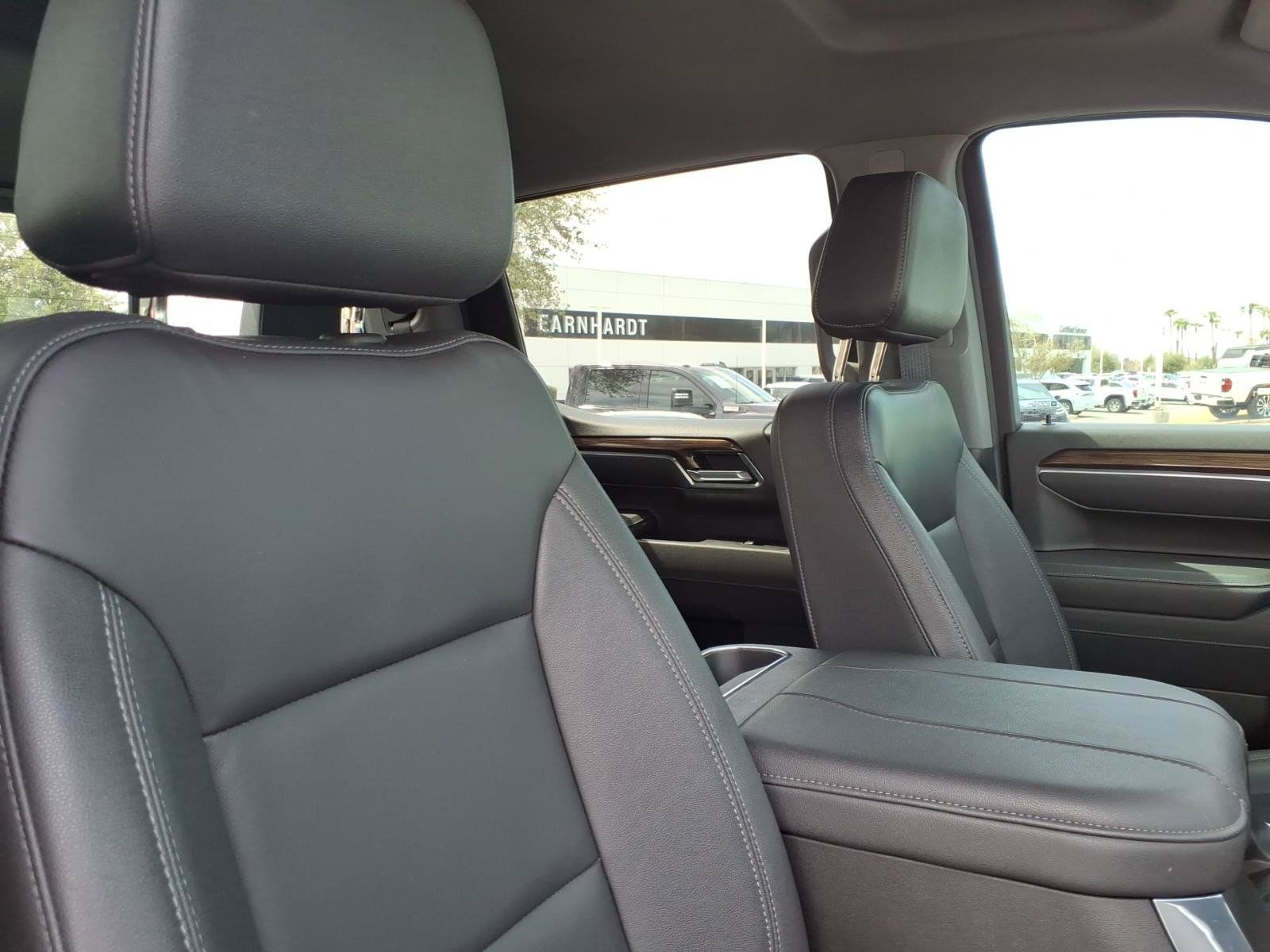 Used 2025 Chevrolet Silverado 1500 LT Trail Boss w/ LT Trail Boss Premium Package AWD/4WD image 12