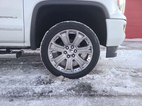 Used 2017 GMC Sierra 1500 Denali w/ Denali Ultimate Package image 18