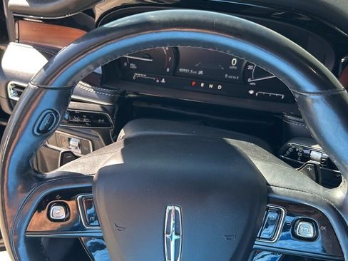 Used 2020 Lincoln Corsair Reserve w/ Elements Package FWD image 11