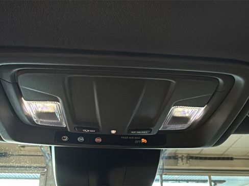 Used 2022 GMC Sierra 1500 Elevation image 33