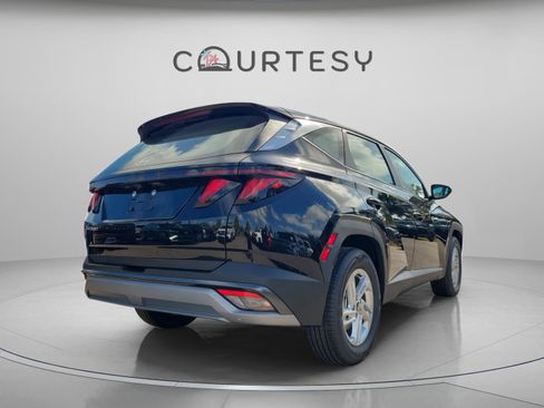 New 2026 Hyundai Tucson SE image 3