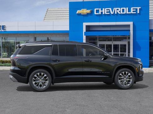 New 2026 Chevrolet Traverse LT w/ Sun and Wheel Package FWD image 5