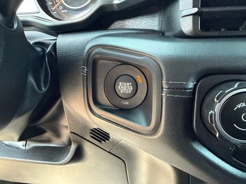 Used 2025 Jeep Wrangler Unlimited Rubicon AWD/4WD image 16