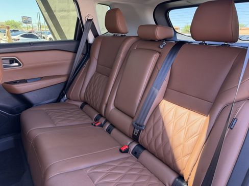 Used 2025 Nissan Rogue Platinum w/ Tech Package FWD image 34